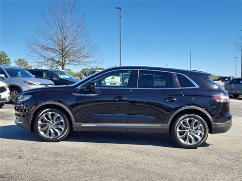 Used 2022 Lincoln Nautilus Reserve AWD/4WD image 12