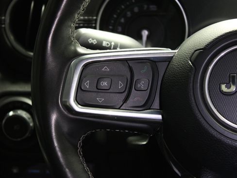 Used 2023 Jeep Wrangler Unlimited Sahara w/ Cold Weather Group AWD/4WD image 23