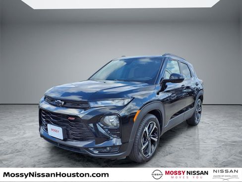 Used 2022 Chevrolet TrailBlazer RS w/ Technology Package image 4