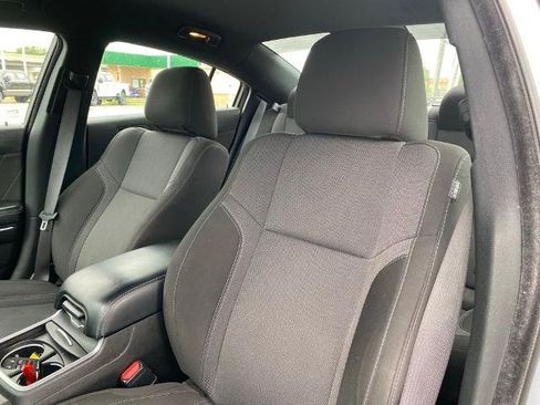 Used 2022 Dodge Charger SXT RWD image 11