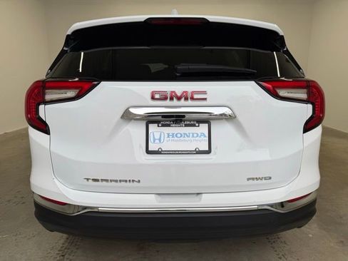 Used 2023 GMC Terrain SLT image 6