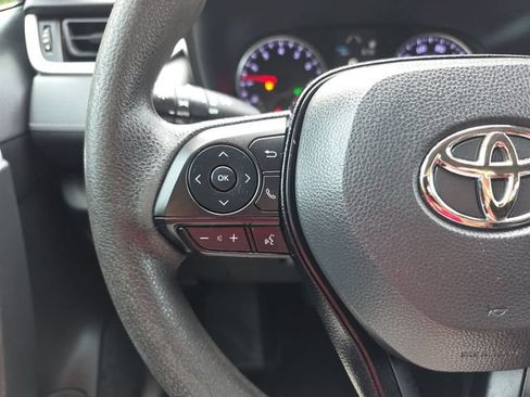 Used 2021 Toyota RAV4 XLE w/ Convenience Package FWD image 20