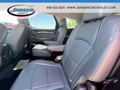 Used 2020 Buick Enclave Essence FWD image 24