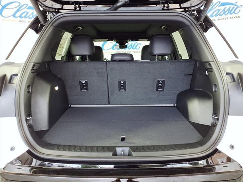 New 2026 GMC Terrain AT4 w/ Convenience Package III image 18