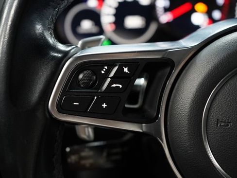 Used 2018 Porsche Panamera RWD image 13