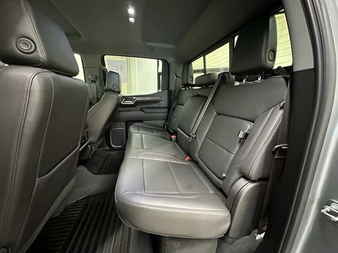Used 2023 Chevrolet Silverado 1500 LTZ w/ LTZ Convenience Package II AWD/4WD image 22