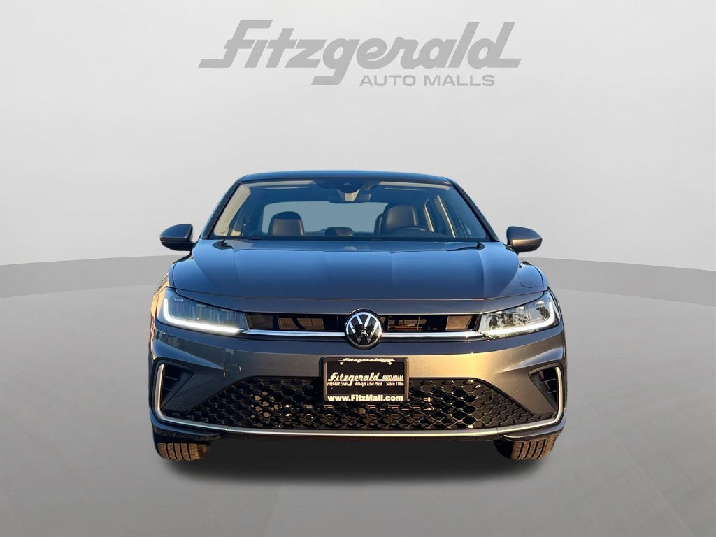 Used 2025 Volkswagen Jetta SE FWD image 6