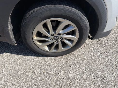 Used 2017 Hyundai Tucson SE AWD/4WD image 23