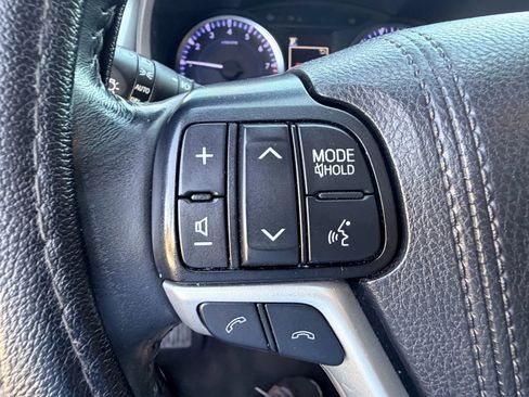 Used 2019 Toyota Highlander Plus image 11