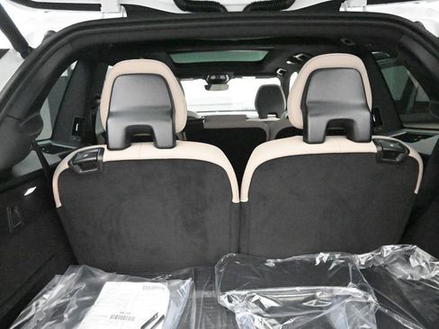 New 2026 Volvo XC90 B5 Plus w/ Protection Package AWD/4WD image 31