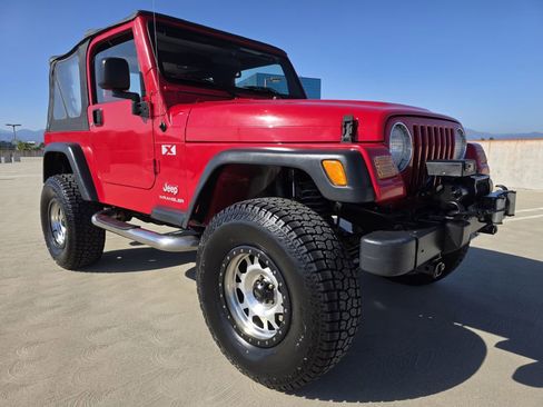 Used 2005 Jeep Wrangler X w/ Tire & Wheel Group (Ecco) AWD/4WD image 4