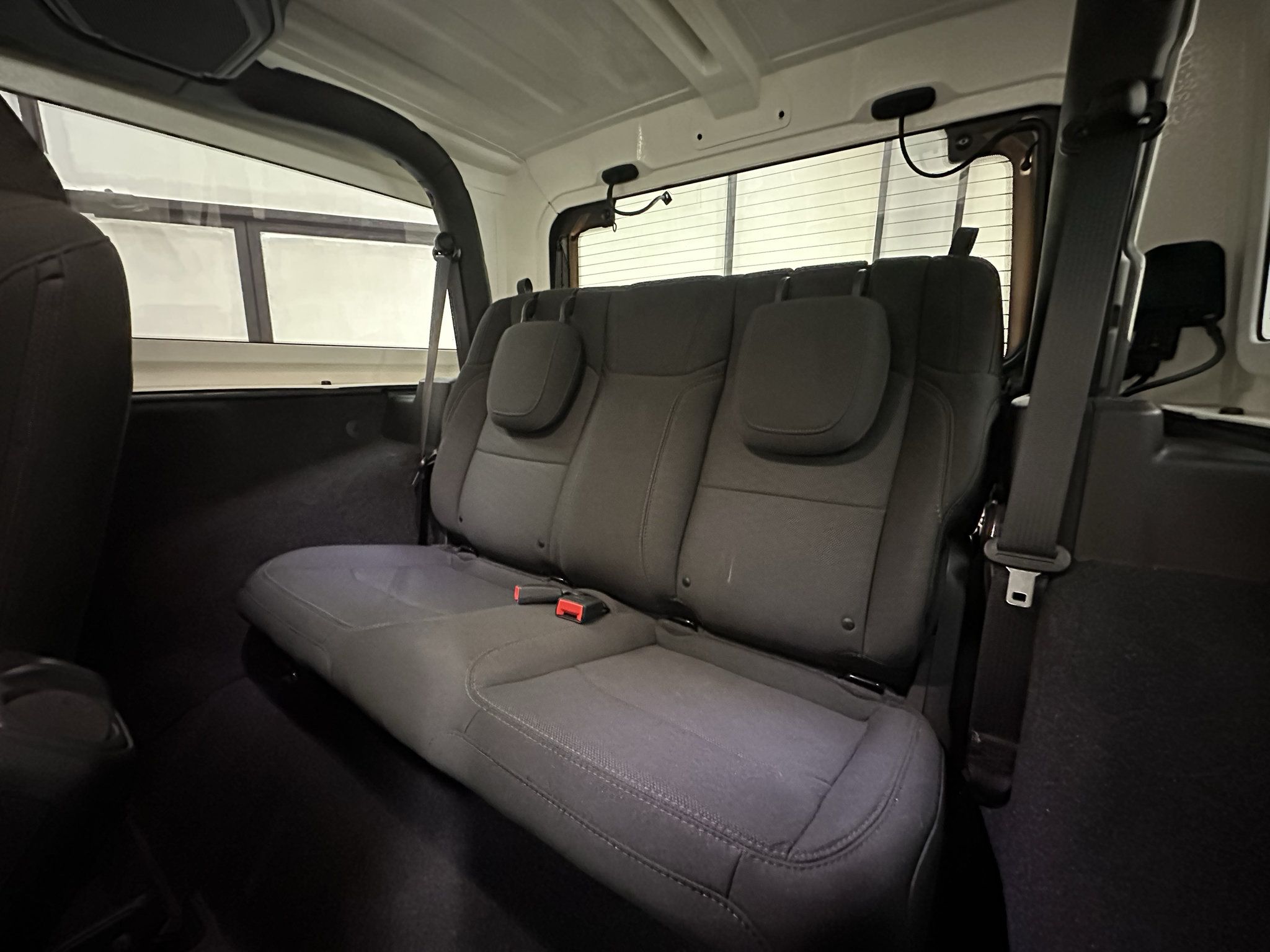 Used 2022 Jeep Wrangler Sport AWD/4WD image 19