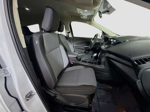 Used 2019 Ford Escape SE image 29