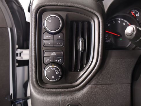 Used 2025 Chevrolet Silverado 1500 Custom Trail Boss AWD/4WD image 7