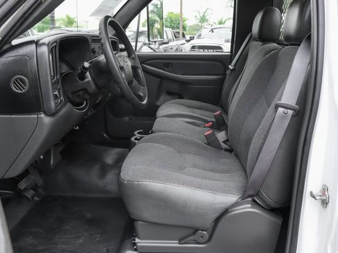 Used 2004 Chevrolet Silverado 3500 W/T image 19