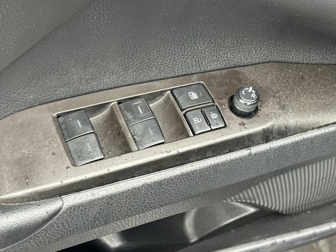 Used 2022 Toyota Camry SE image 12