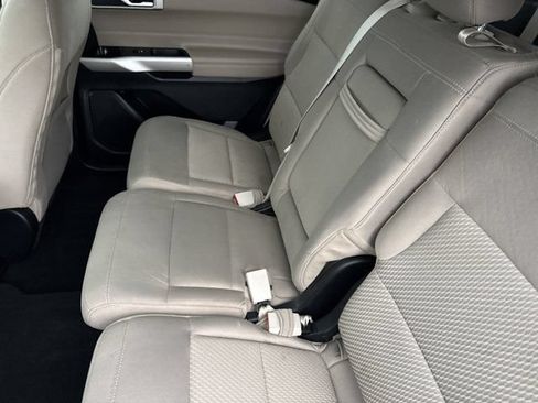 Used 2022 Ford Explorer XLT RWD image 16