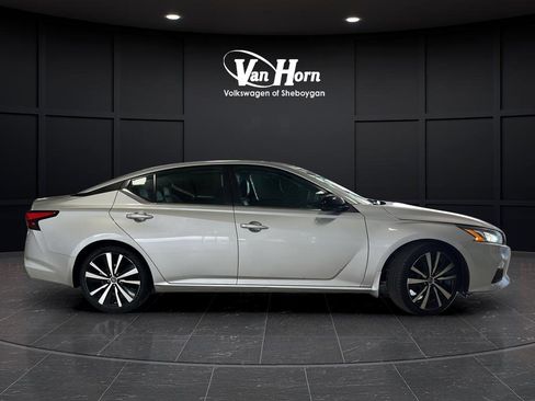 Used 2021 Nissan Altima 2.5 SR w/ SR Premium Package FWD image 8