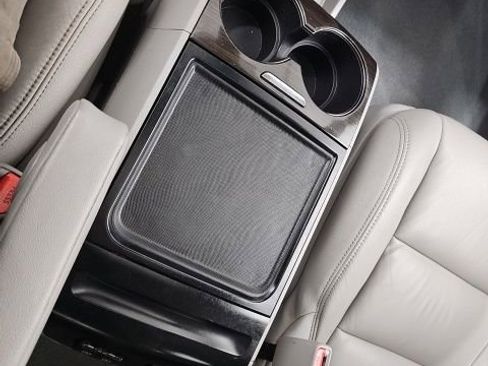 Used 2019 Toyota Sienna XLE w/ XLE Navigation Package image 21