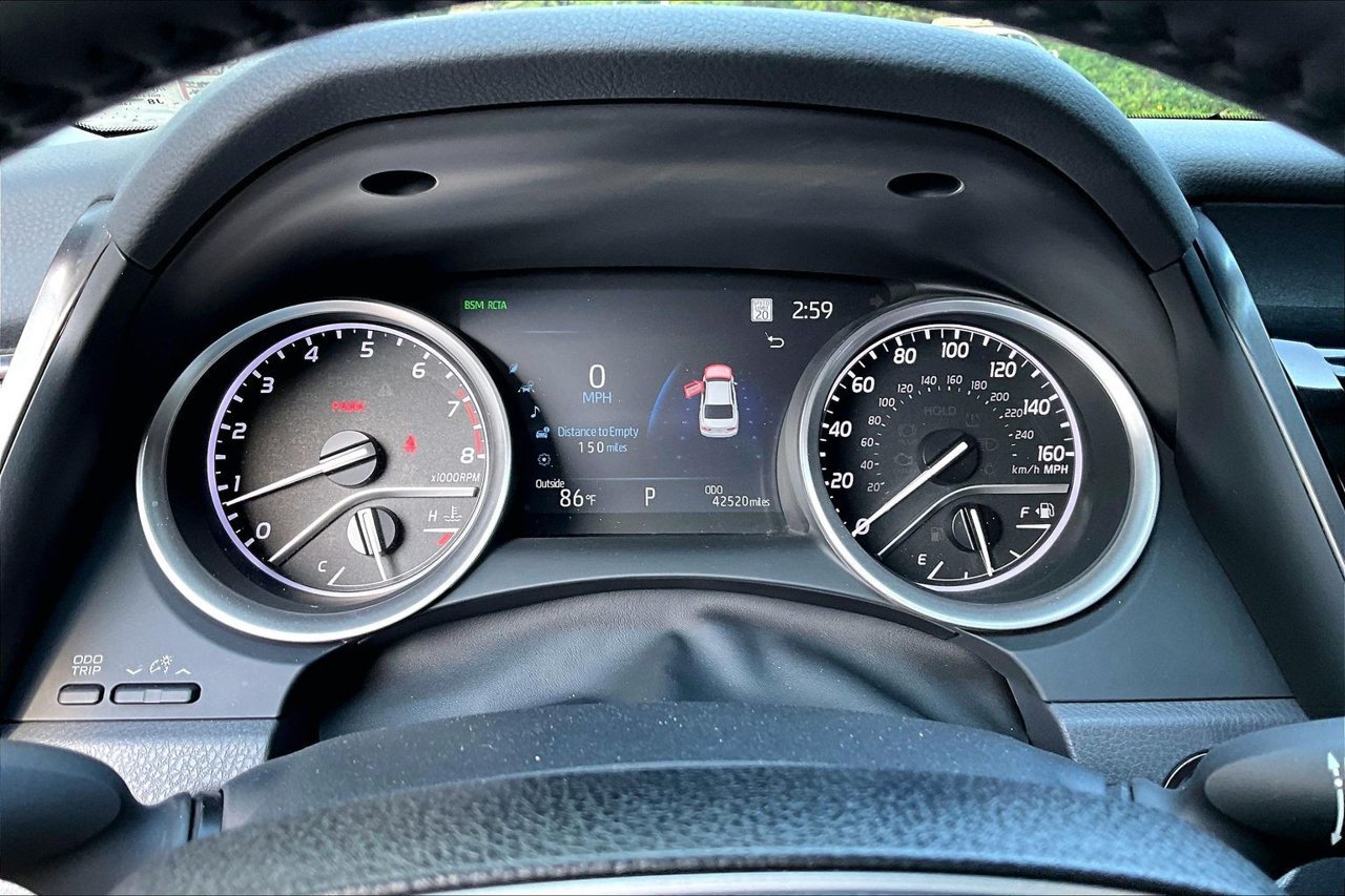 Used 2024 Toyota Camry XLE FWD image 12