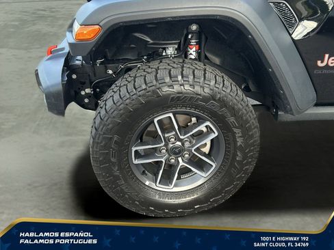 Used 2025 Jeep Gladiator Mojave w/ Safety Group AWD/4WD image 11