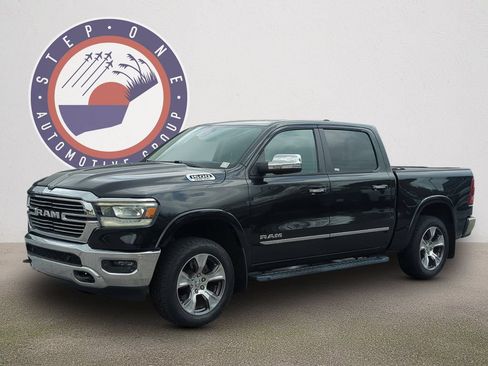 Used 2019 RAM 1500 Laramie AWD/4WD image 2