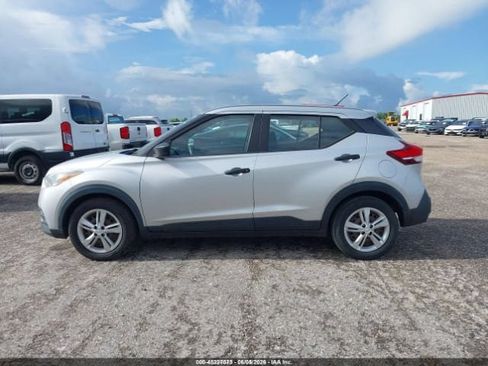 Used 2020 Nissan Kicks S FWD image 13