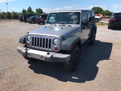 Used 2013 Jeep Wrangler Unlimited Sport AWD/4WD image 22