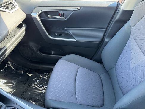 Certified 2019 Toyota RAV4 XLE w/ Convenience Package AWD/4WD image 30