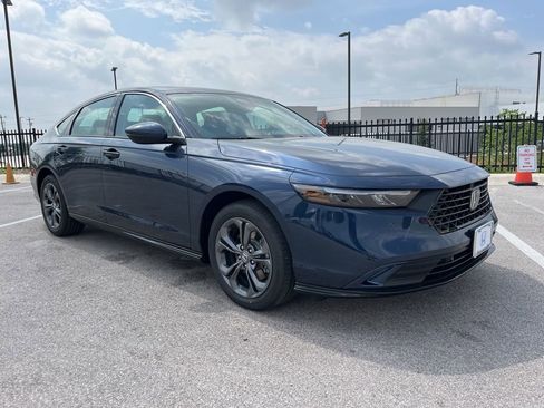 New 2026 Honda Accord EX-L image 2