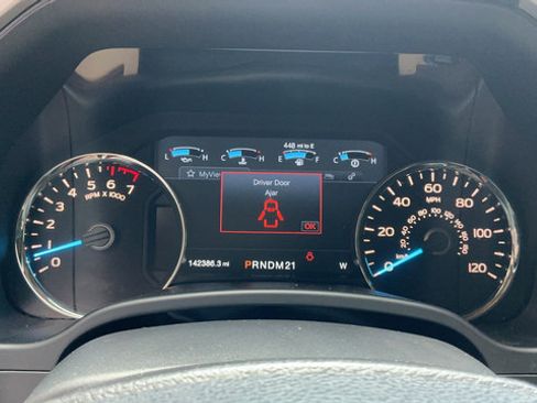 Used 2017 Ford F150 Lariat RWD image 14