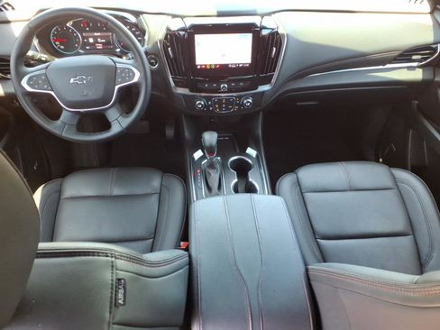 Used 2023 Chevrolet Traverse RS FWD image 28
