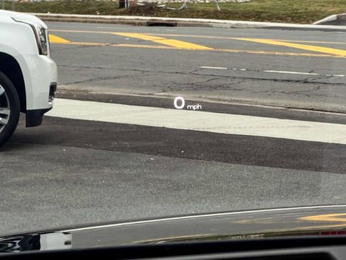 Used 2017 Bentley Bentayga image 44