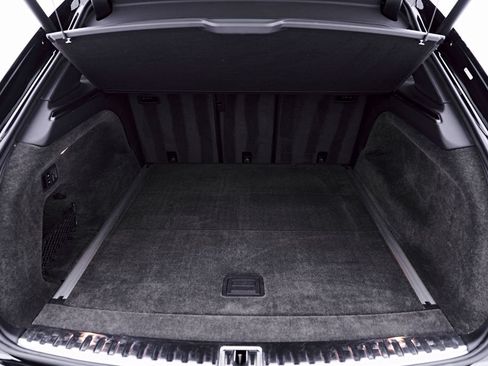 Used 2023 Bentley Bentayga AWD/4WD image 88