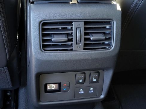 New 2026 Nissan Rogue Platinum image 19