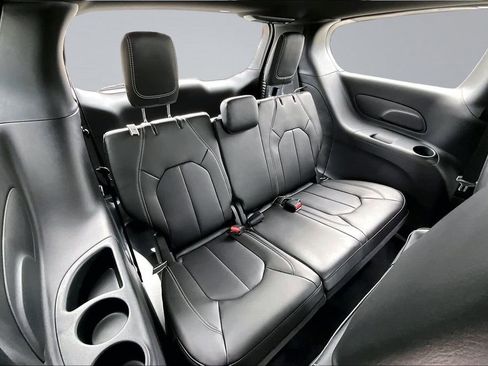 New 2026 Chrysler Pacifica Select FWD image 21