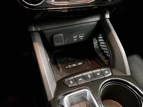 Used 2024 Chevrolet TrailBlazer LT w/ Convenience Package FWD image 26