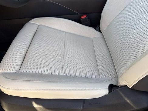 Used 2025 Lexus RX 450h AWD w/ Convenience Package image 28