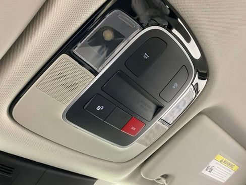 Used 2025 Hyundai Tucson SE FWD image 24