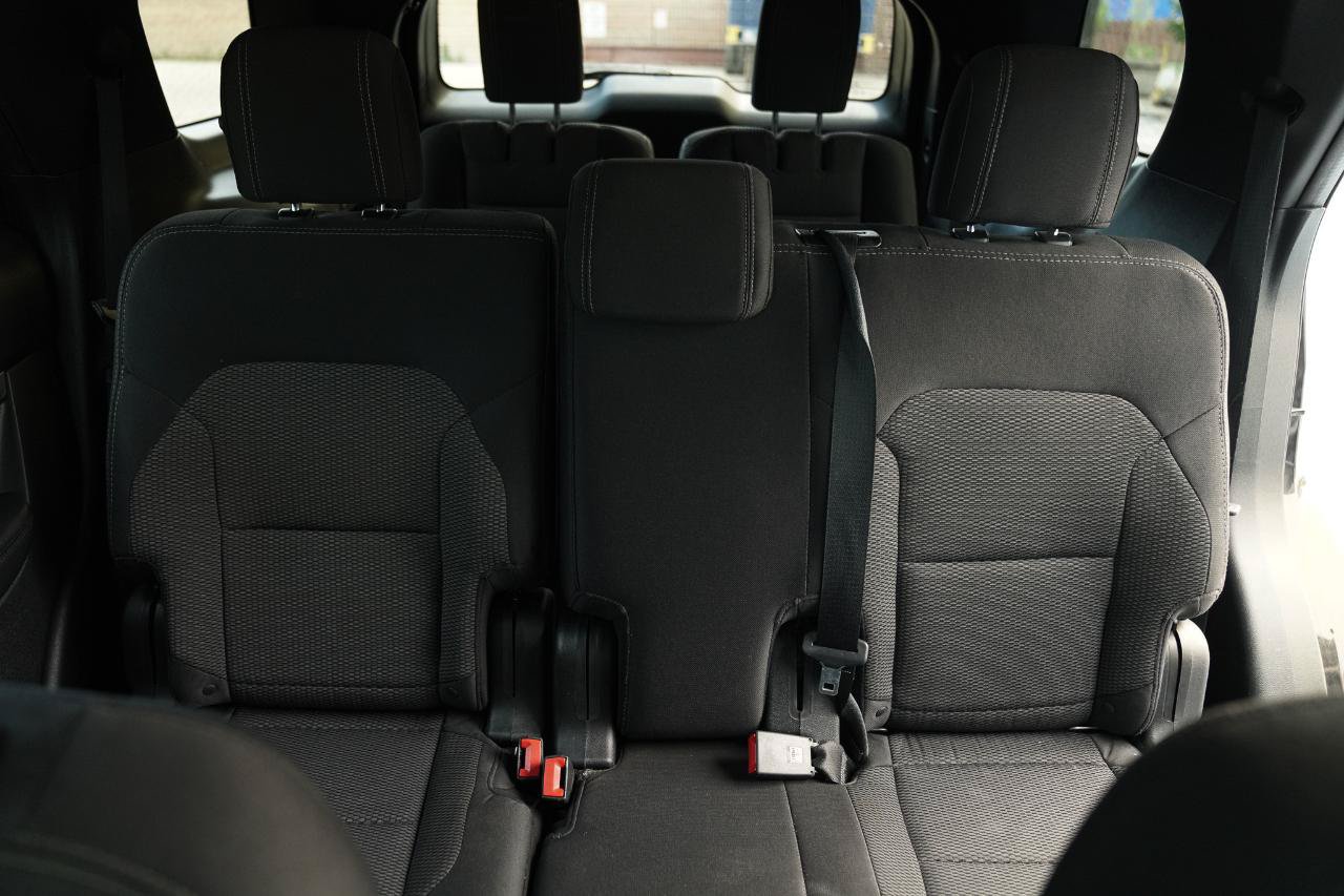 Used 2018 Ford Explorer XLT AWD/4WD image 29