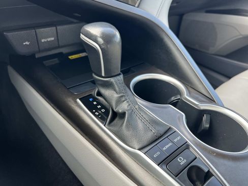 Used 2023 Toyota Camry XLE image 17