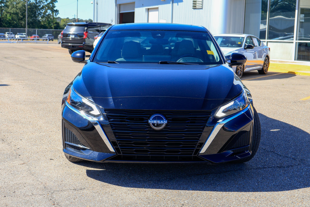 Used 2023 Nissan Altima 2.5 SV w/ SV Premium Package FWD image 23