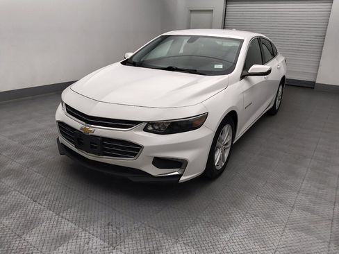Used 2017 Chevrolet Malibu LT FWD image 15