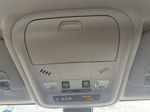 Used 2023 GMC Terrain SLE w/ Driver Convenience Package image 28