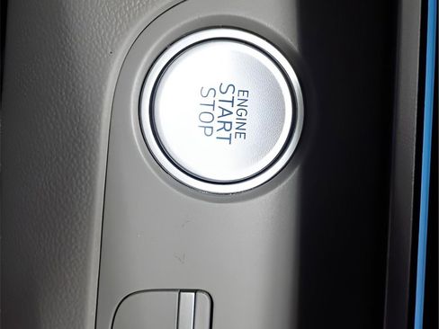 Certified 2025 Hyundai Elantra SEL image 15