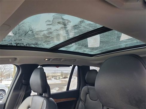 Used 2021 Volvo XC90 T6 Momentum w/ Climate Package image 14