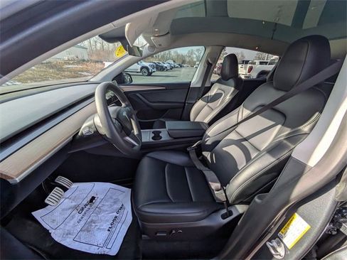 Used 2023 Tesla Model Y Performance image 23