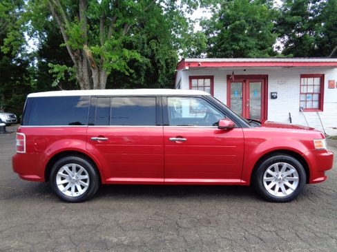 Used 2011 Ford Flex SEL w/ Rapid Spec Order Code image 4