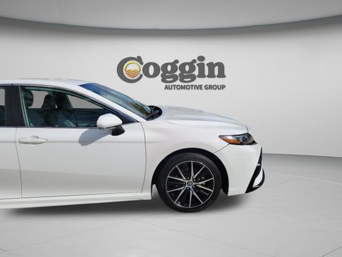 Used 2023 Toyota Camry SE FWD image 32
