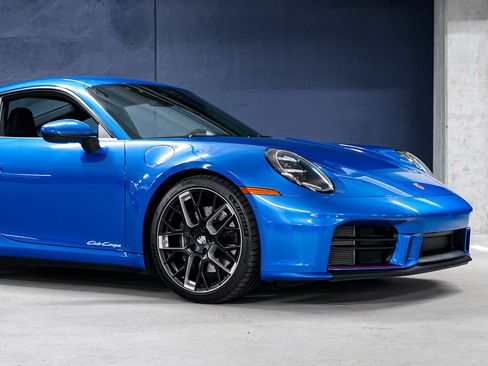 Used 2026 Porsche 911 Carrera T RWD image 48